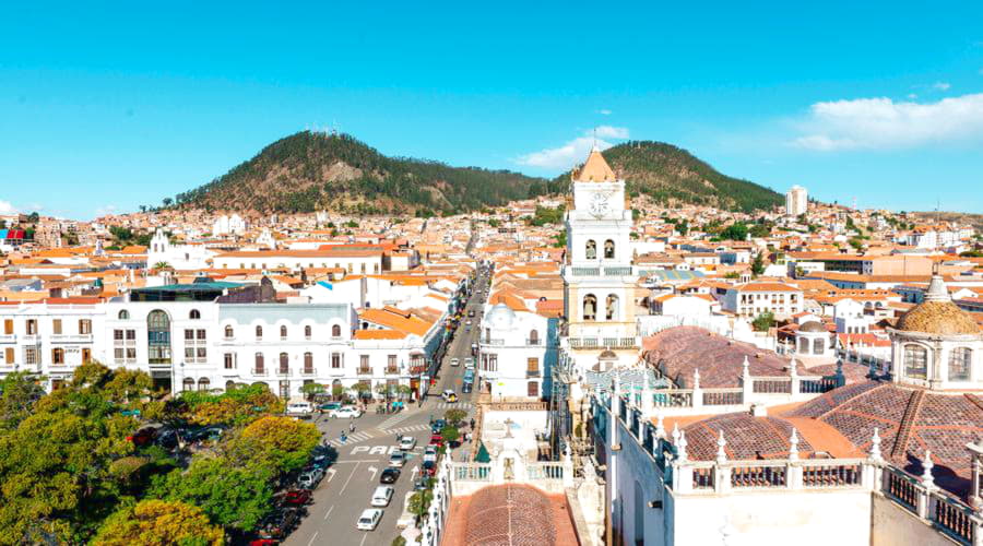 Nuestros servicios de alquiler de coches ofrecen una diversa selección de vehículos en Sucre.